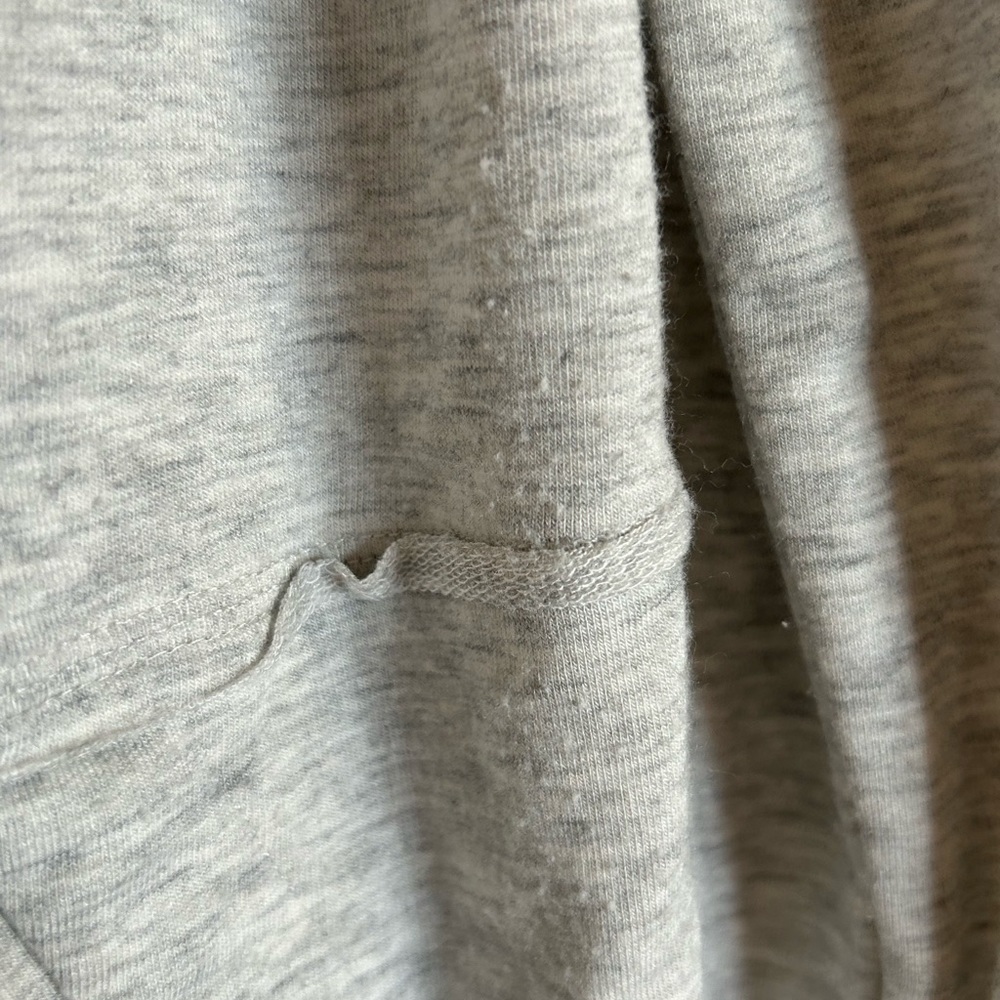 Cable & Gauge gray viscose blend kangaroo pocket hoodie size medium - Picture 3 of 12